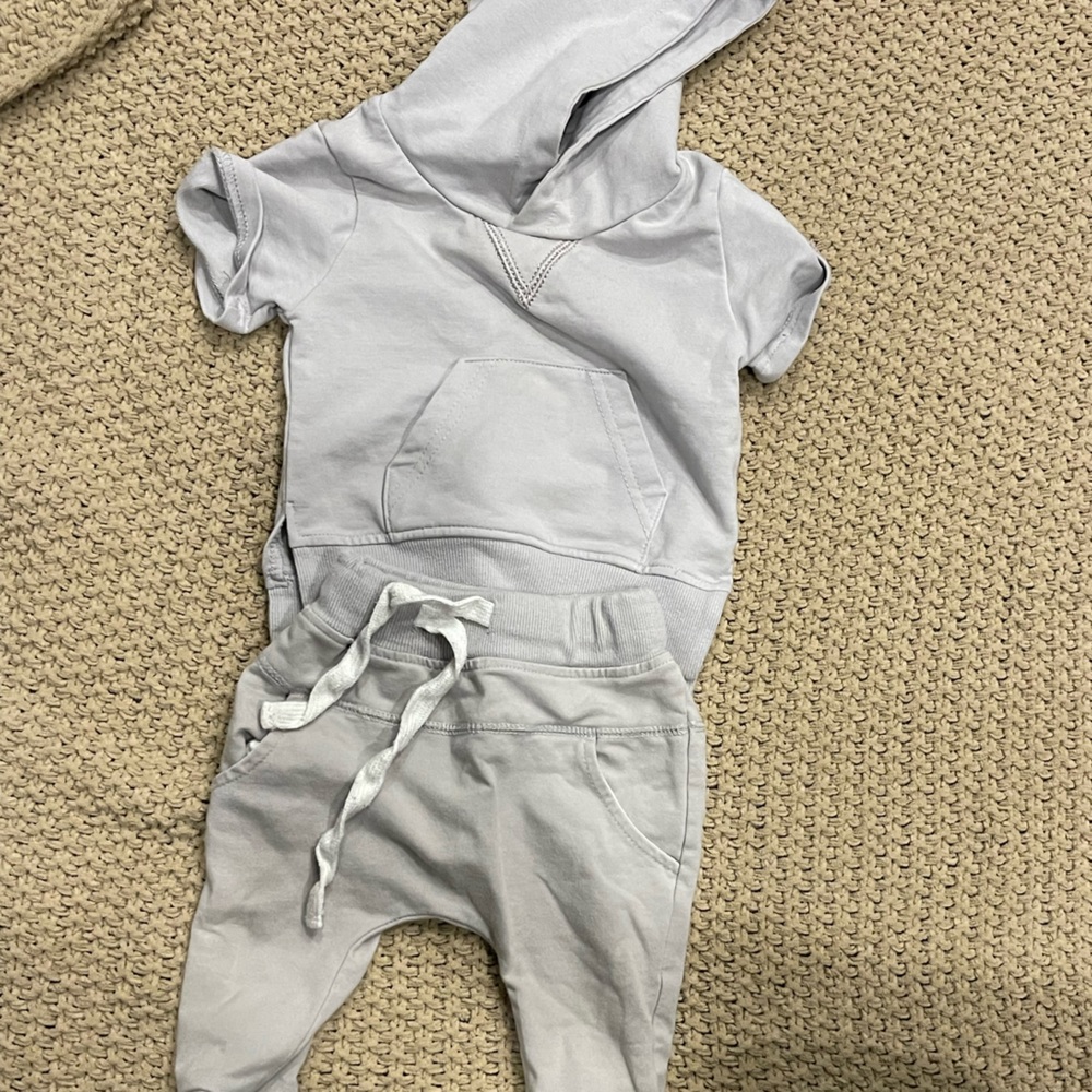Sleeveless jogger set
